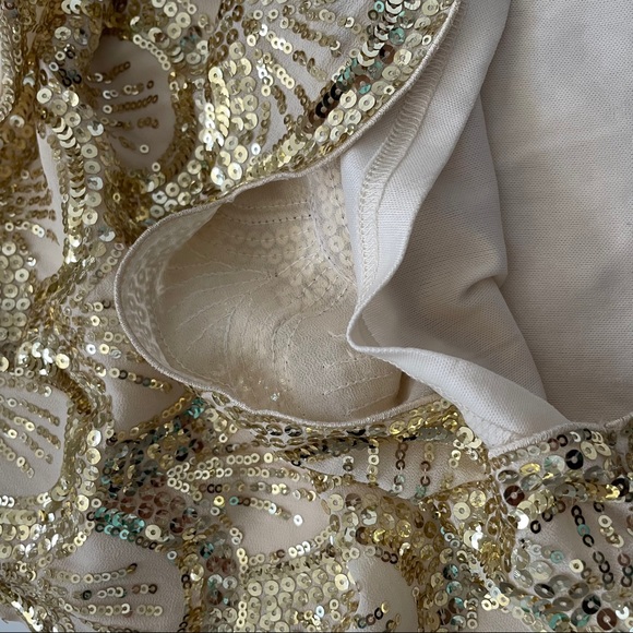 Tobi Gold Sequin Scallop Mini Skirt - Picture 8 of 10